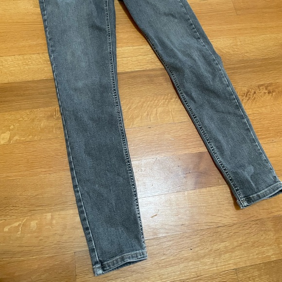 TopShop Grey Jamie Jeans - Picture 2 of 5